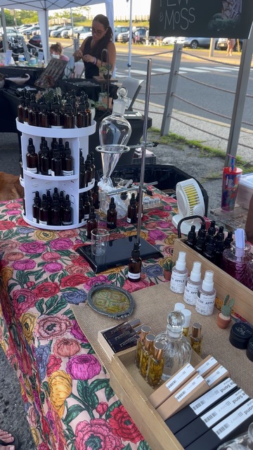Half Moon Market scene 26