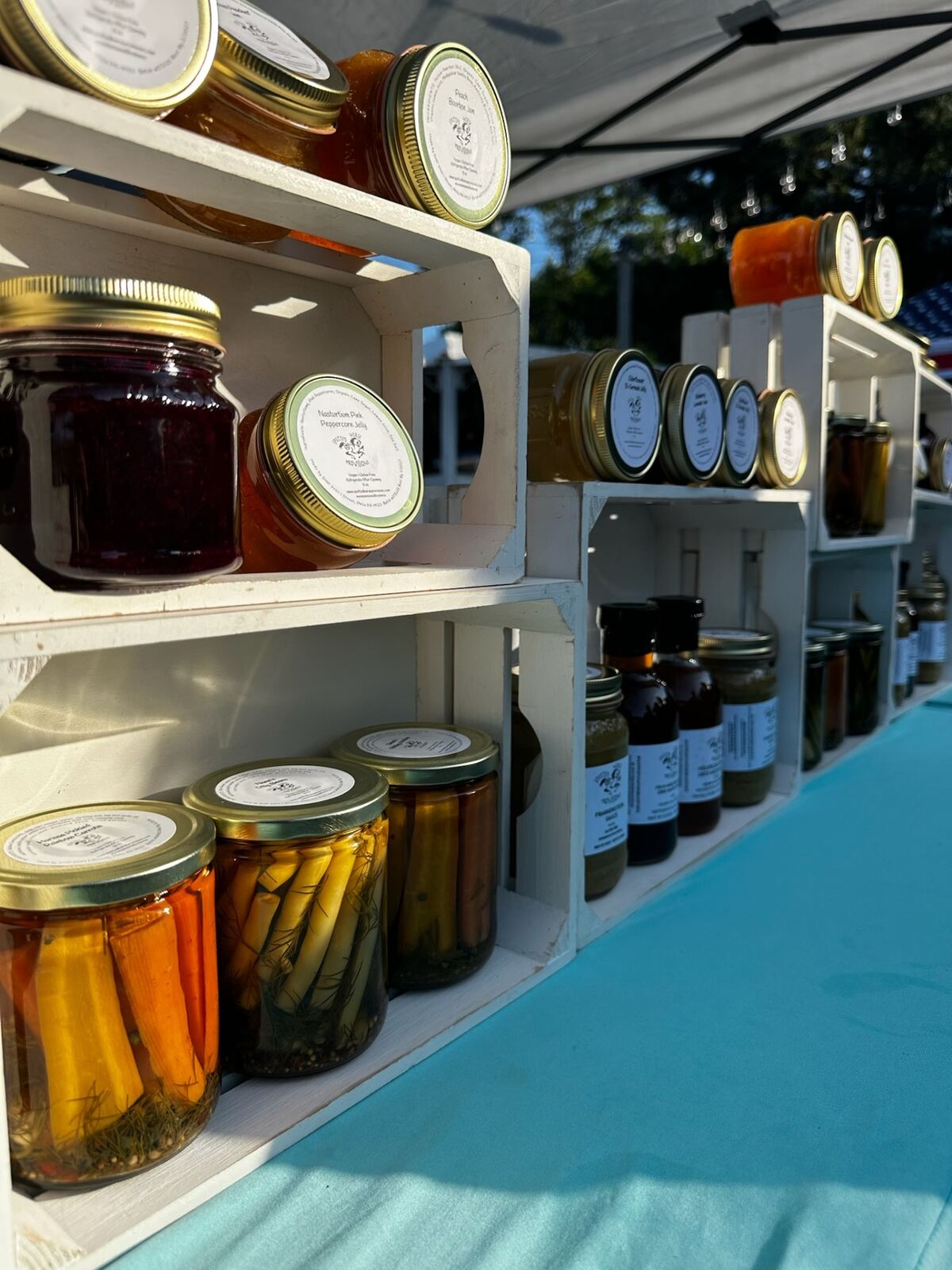 Half Moon Market scene 20